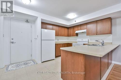 220 - 16 Westbury Road, Wasaga Beach, ON - Indoor Photo Showing Kitchen With Double Sink