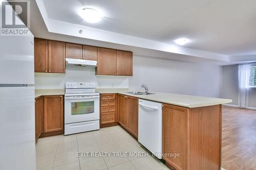 220 - 16 Westbury Road, Wasaga Beach, ON - Indoor Photo Showing Kitchen With Double Sink