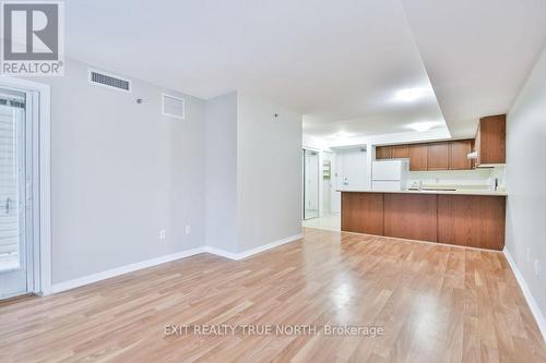 220 - 16 Westbury Road, Wasaga Beach, ON - Indoor Photo Showing Kitchen