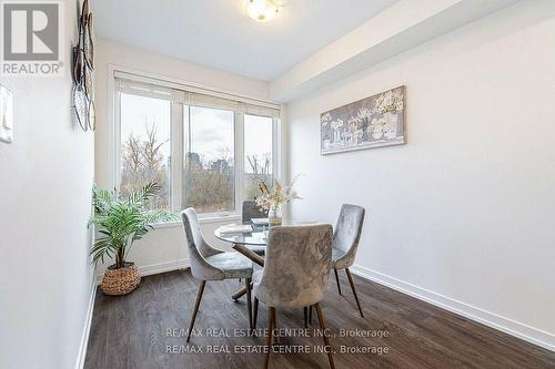 211 Fowley Drive, Oakville, ON - Indoor Photo Showing Dining Room