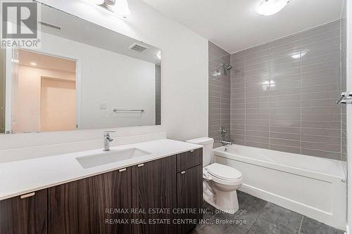 211 Fowley Drive, Oakville, ON - Indoor Photo Showing Bathroom