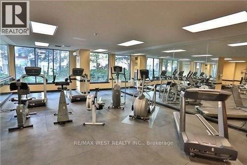 516 - 633 Bay Street, Toronto, ON - Indoor Photo Showing Gym Room