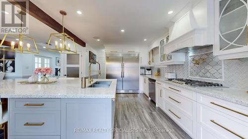 61 Braidwood Lake Road, Brampton, ON - Indoor Photo Showing Kitchen With Double Sink With Upgraded Kitchen