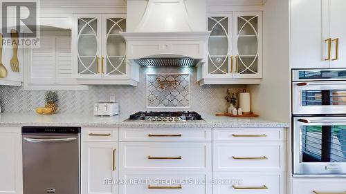 61 Braidwood Lake Road, Brampton, ON - Indoor Photo Showing Kitchen