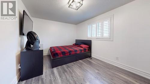 61 Braidwood Lake Road, Brampton, ON - Indoor Photo Showing Bedroom