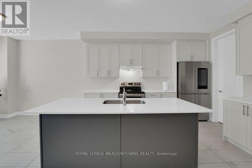 636 Leatherleaf Landing, Milton, ON - Indoor Photo Showing Kitchen With Double Sink