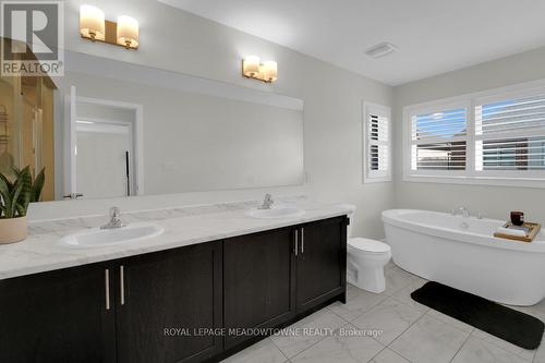 636 Leatherleaf Landing, Milton, ON - Indoor Photo Showing Bathroom