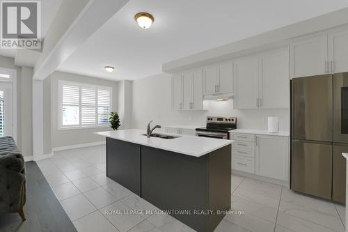 636 Leatherleaf Landing, Milton, ON - Indoor Photo Showing Kitchen With Double Sink