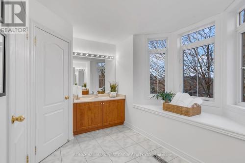 13 Pathlink Gate, Brampton, ON - Indoor Photo Showing Bathroom