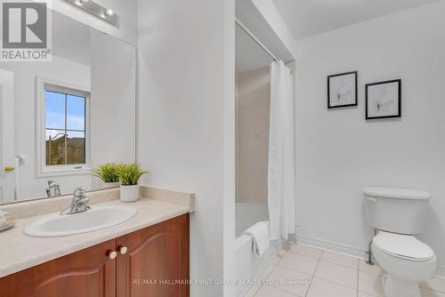 13 Pathlink Gate, Brampton, ON - Indoor Photo Showing Bathroom