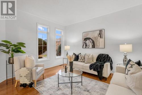 13 Pathlink Gate, Brampton, ON - Indoor Photo Showing Living Room