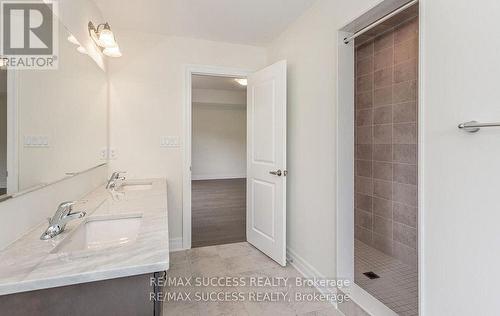 588 Queen Mary Drive, Brampton, ON - Indoor Photo Showing Bathroom