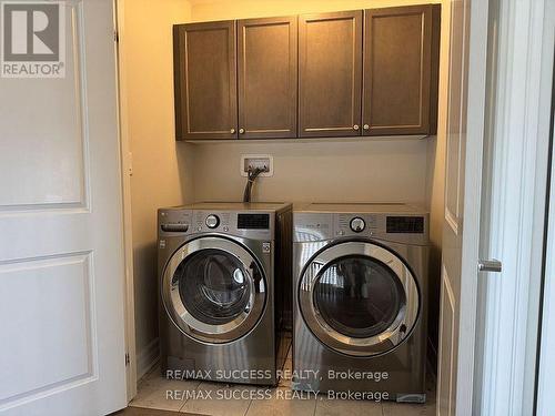 588 Queen Mary Drive, Brampton, ON - Indoor Photo Showing Laundry Room