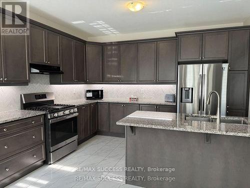 588 Queen Mary Drive, Brampton, ON - Indoor Photo Showing Kitchen With Stainless Steel Kitchen With Upgraded Kitchen