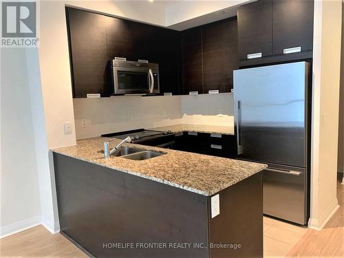 1710 - 55 Eglinton Avenue W, Mississauga, ON - Indoor Photo Showing Kitchen With Double Sink