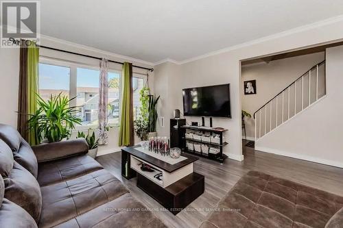 296E Bluevale Street N, Waterloo, ON - Indoor Photo Showing Living Room