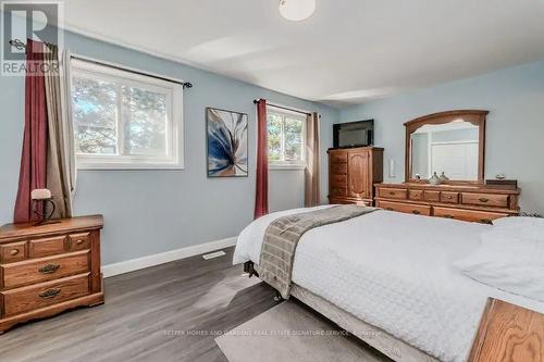 296E Bluevale Street N, Waterloo, ON - Indoor Photo Showing Bedroom