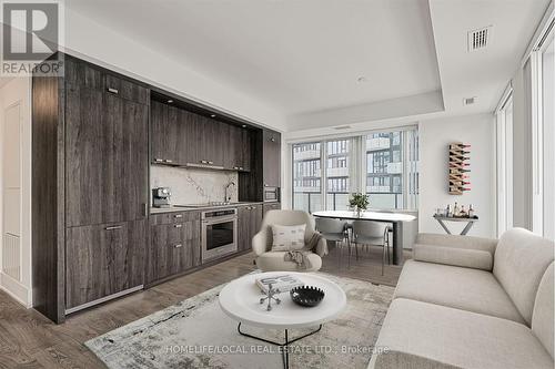 # 1512 - 470 Front Street W, Toronto, ON - Indoor Photo Showing Living Room