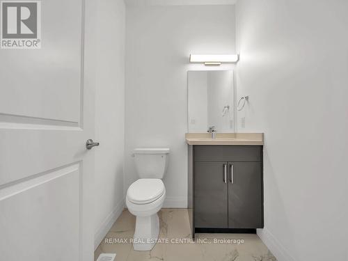 883 Darnley Boulevard, London, ON - Indoor Photo Showing Bathroom