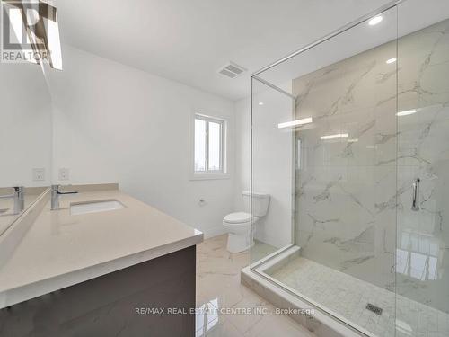 883 Darnley Boulevard, London, ON - Indoor Photo Showing Bathroom