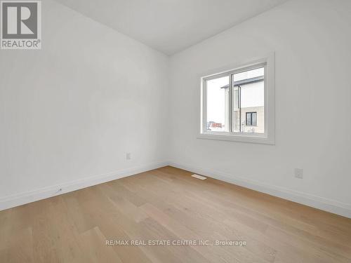 883 Darnley Boulevard, London, ON - Indoor Photo Showing Other Room