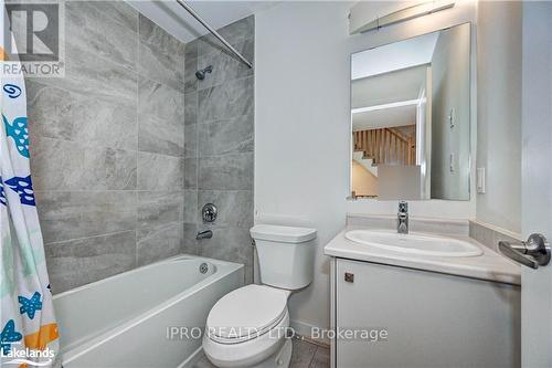 D-14 - 10 Palace Street, Kitchener, ON - Indoor Photo Showing Bathroom