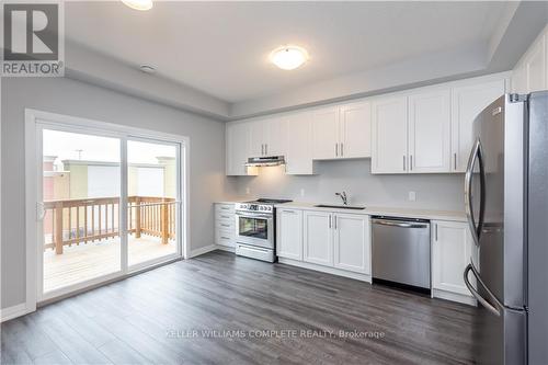 55 Aquarius Crescent, Hamilton, ON - Indoor Photo Showing Kitchen With Stainless Steel Kitchen