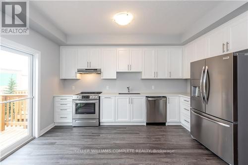 55 Aquarius Crescent, Hamilton, ON - Indoor Photo Showing Kitchen With Stainless Steel Kitchen