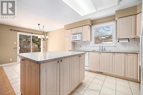 70 Forest Gate Way, Ottawa, ON - Indoor Photo Showing Kitchen