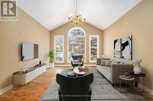 70 Forest Gate Way, Ottawa, ON - Indoor Photo Showing Living Room