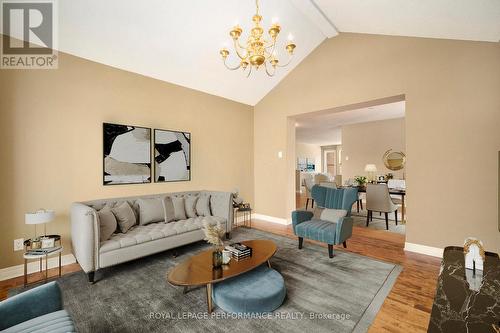 70 Forest Gate Way, Ottawa, ON - Indoor Photo Showing Living Room