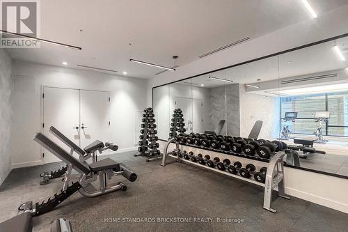 1105 - 117 Broadway Avenue, Toronto, ON - Indoor Photo Showing Gym Room