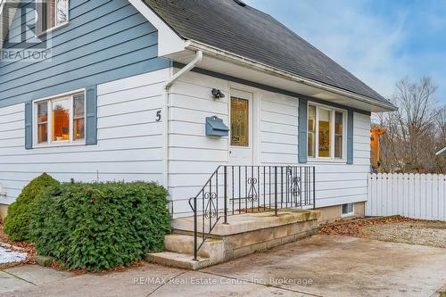 5 Churchill Crescent E, Centre Wellington (Fergus), ON - Outdoor With Exterior