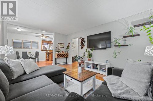 5 Churchill Crescent E, Centre Wellington (Fergus), ON - Indoor Photo Showing Living Room