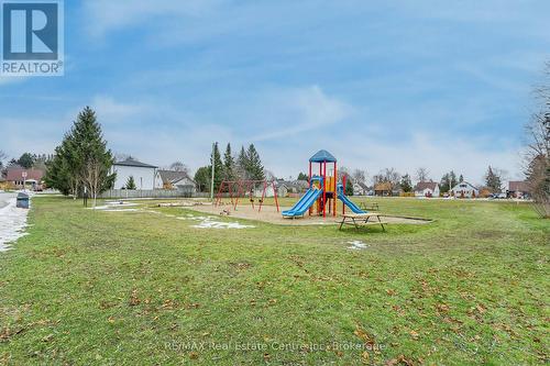 5 Churchill Crescent E, Centre Wellington (Fergus), ON - Outdoor