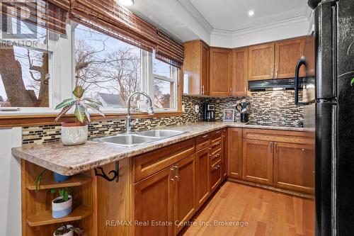 5 Churchill Crescent E, Centre Wellington (Fergus), ON - Indoor Photo Showing Kitchen With Double Sink