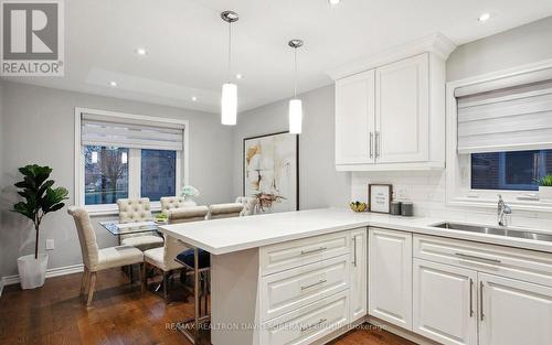 19 Vinci Crescent, Toronto, ON - Indoor Photo Showing Kitchen With Double Sink With Upgraded Kitchen