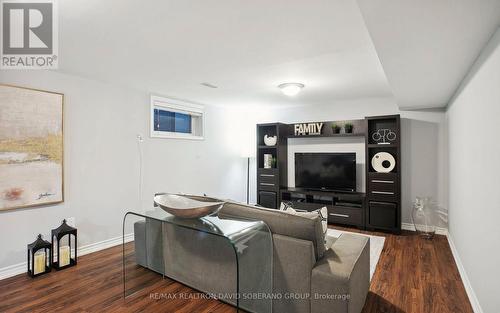 19 Vinci Crescent, Toronto, ON - Indoor Photo Showing Living Room