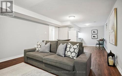 19 Vinci Crescent, Toronto, ON - Indoor Photo Showing Living Room