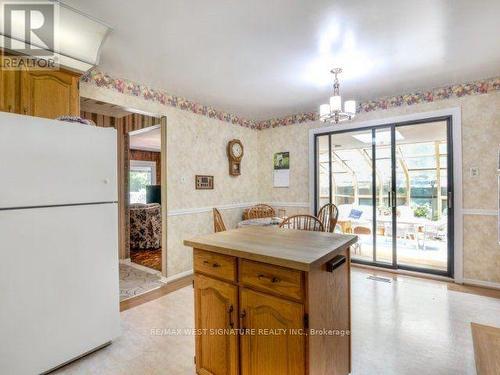 88 Faris Avenue, King, ON - Indoor Photo Showing Kitchen