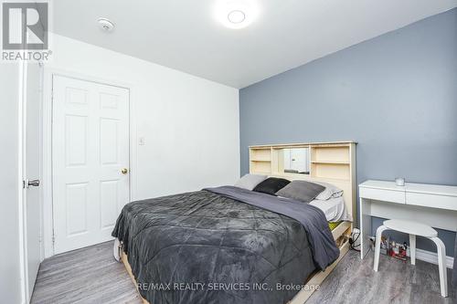 3646 Corliss Crescent, Mississauga, ON - Indoor Photo Showing Bedroom