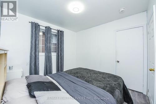 3646 Corliss Crescent, Mississauga, ON - Indoor Photo Showing Bedroom