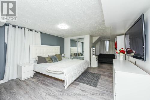 3646 Corliss Crescent, Mississauga, ON - Indoor Photo Showing Bedroom