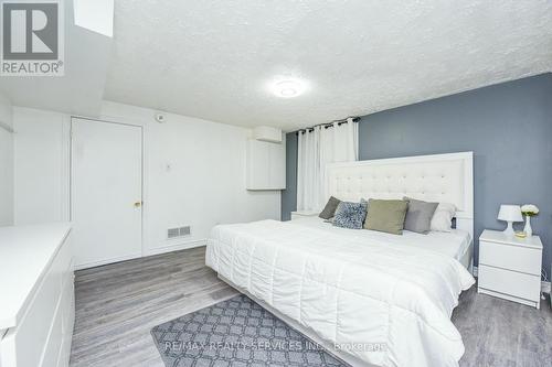 3646 Corliss Crescent, Mississauga, ON - Indoor Photo Showing Bedroom