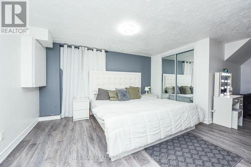 3646 Corliss Crescent, Mississauga, ON - Indoor Photo Showing Bedroom