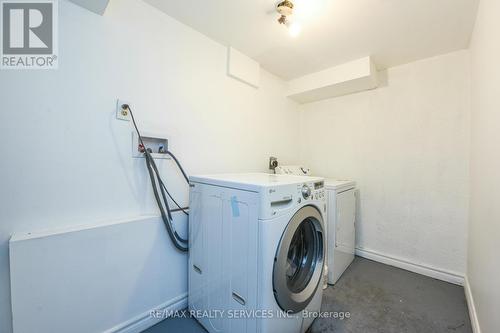 3646 Corliss Crescent, Mississauga, ON - Indoor Photo Showing Laundry Room