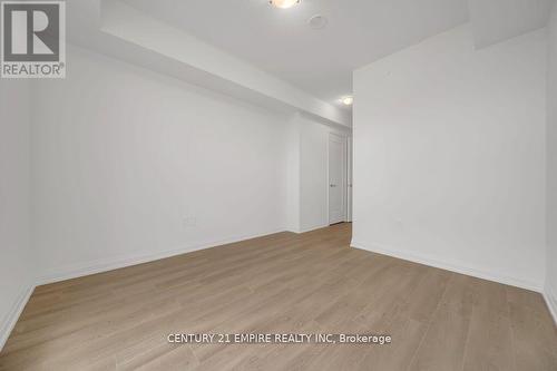 317 - 509 Dundas Street W, Oakville, ON - Indoor Photo Showing Other Room