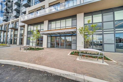 317 - 509 Dundas Street W, Oakville, ON - Outdoor With Balcony