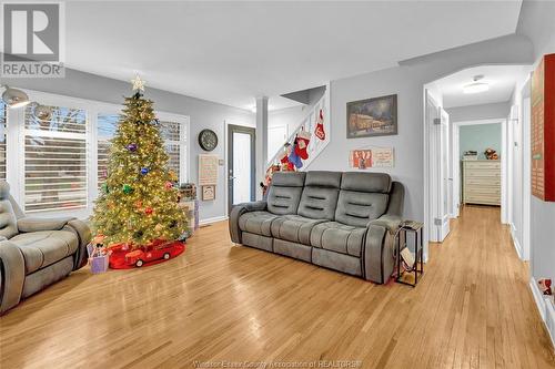 3456 Glenwood, Windsor, ON - Indoor Photo Showing Living Room