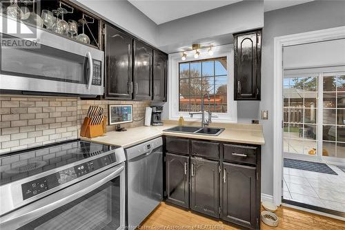 3456 Glenwood, Windsor, ON - Indoor Photo Showing Kitchen With Double Sink